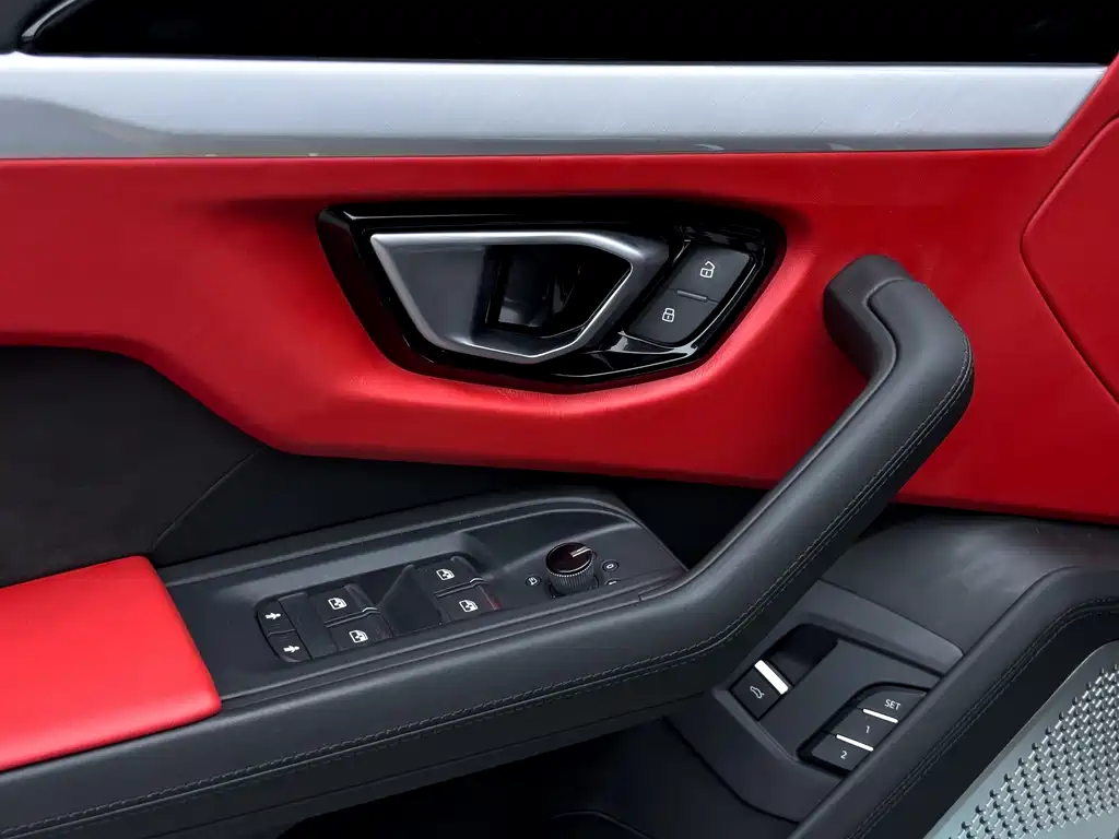 Lamborghini Urus 2019 — фото 10