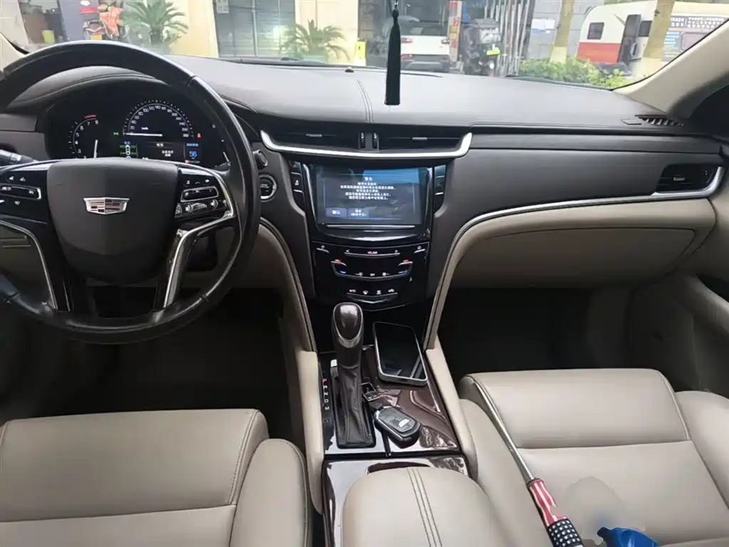 Cadillac XTS 2017 — фото 10