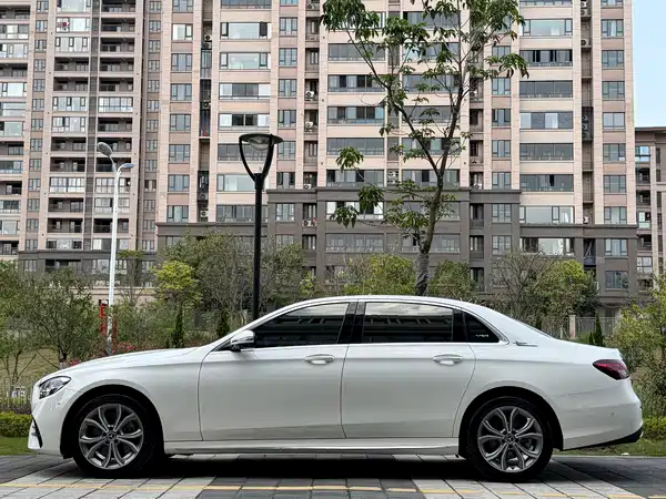 Mercedes-Benz E-Class 2021