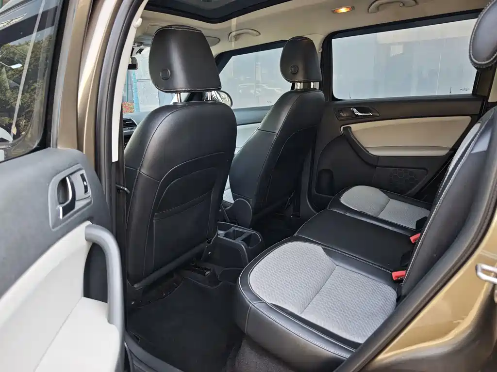 Skoda Yeti 2019 — фото 12
