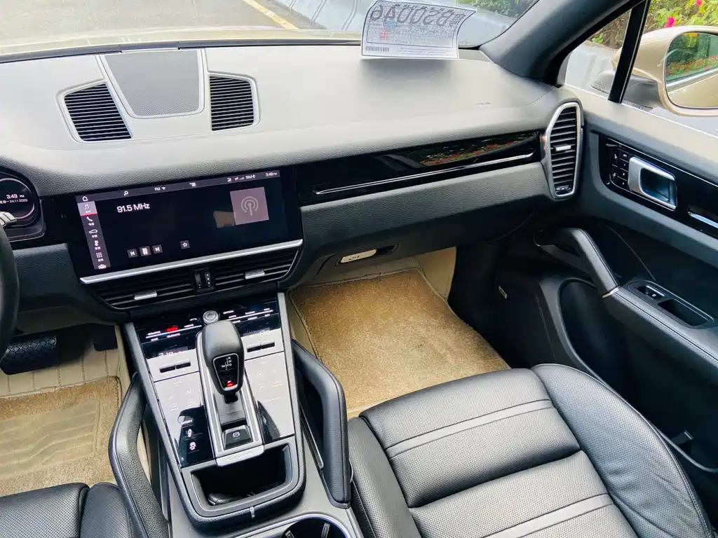 Porsche Cayenne 2019 — фото 19
