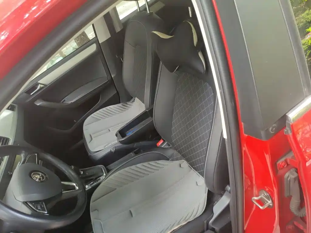 Skoda Rapid Spaceback 2018 — фото 12