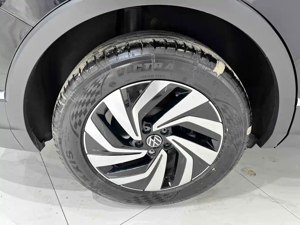 Volkswagen Tiguan L 2023 — фото 19