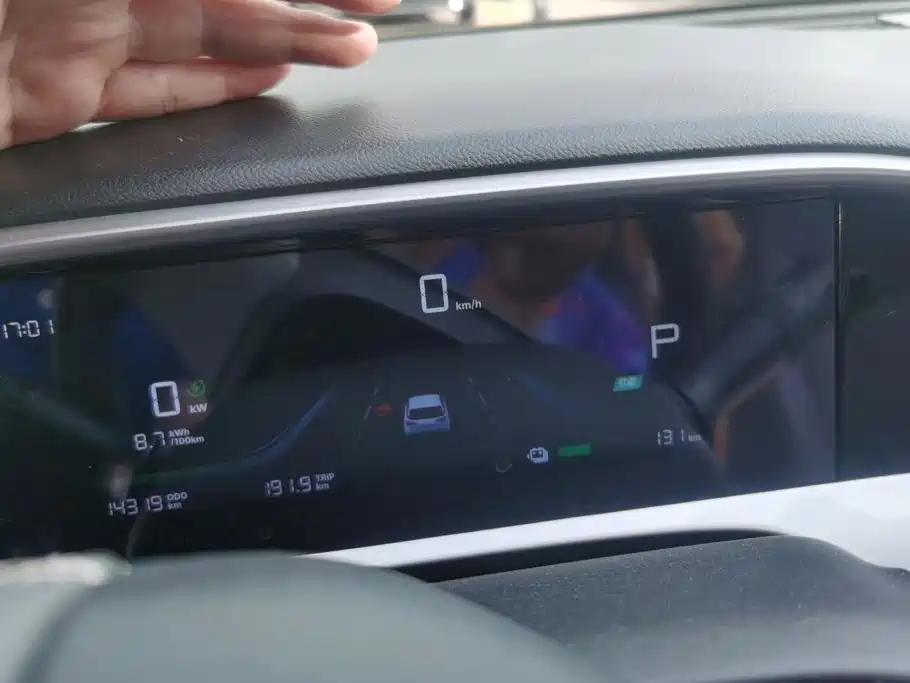 Geely Galaxy Starwish 2025 — фото 14