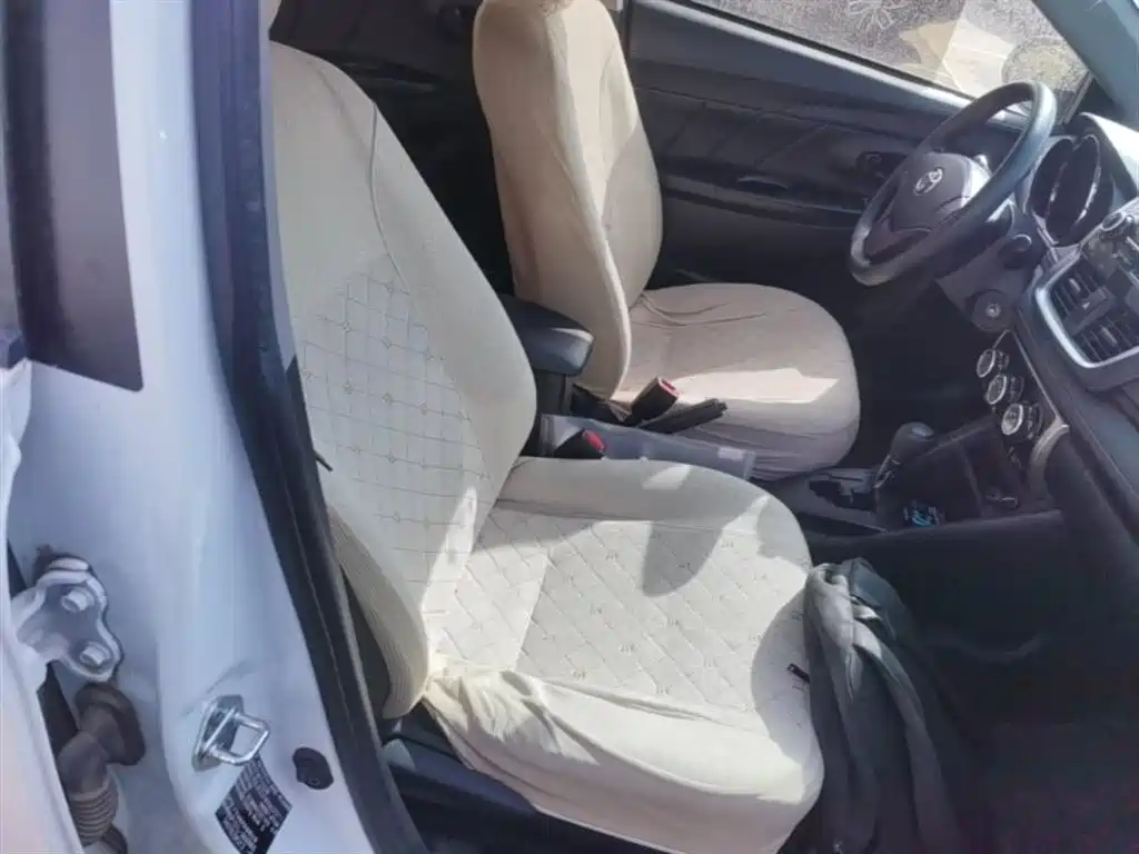 Toyota Yaris L 2019 — фото 25