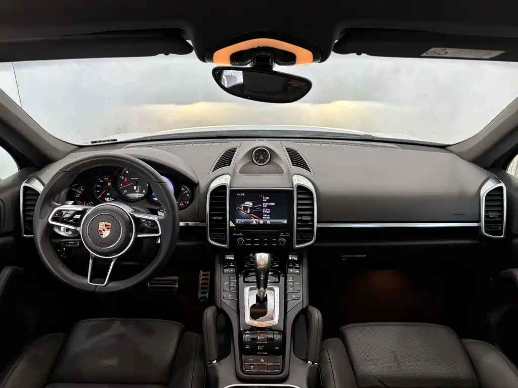 Porsche Cayenne 2017 — фото 13