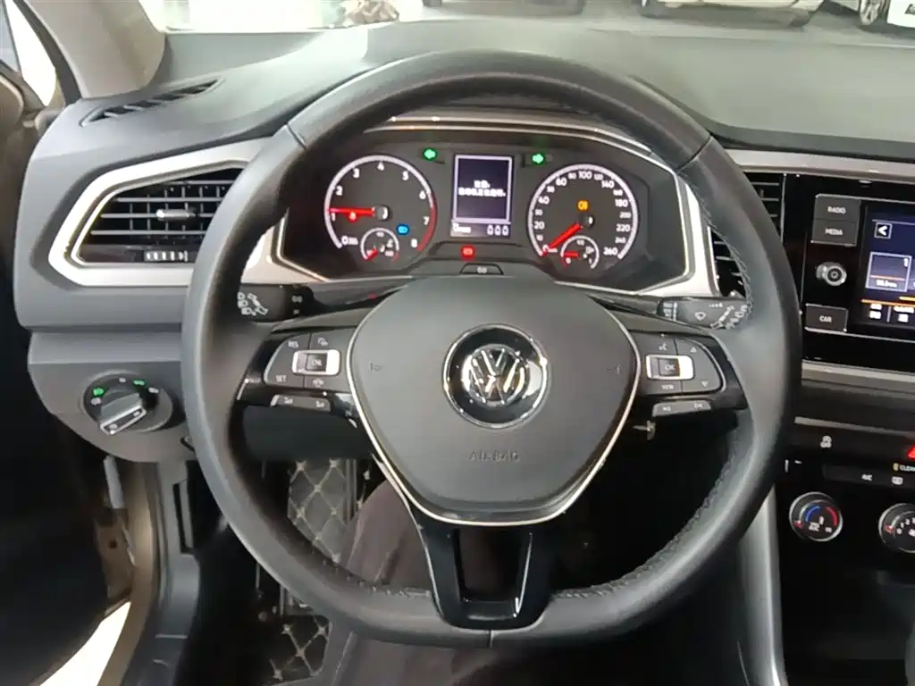 Volkswagen T-Roc 2019 — фото 11