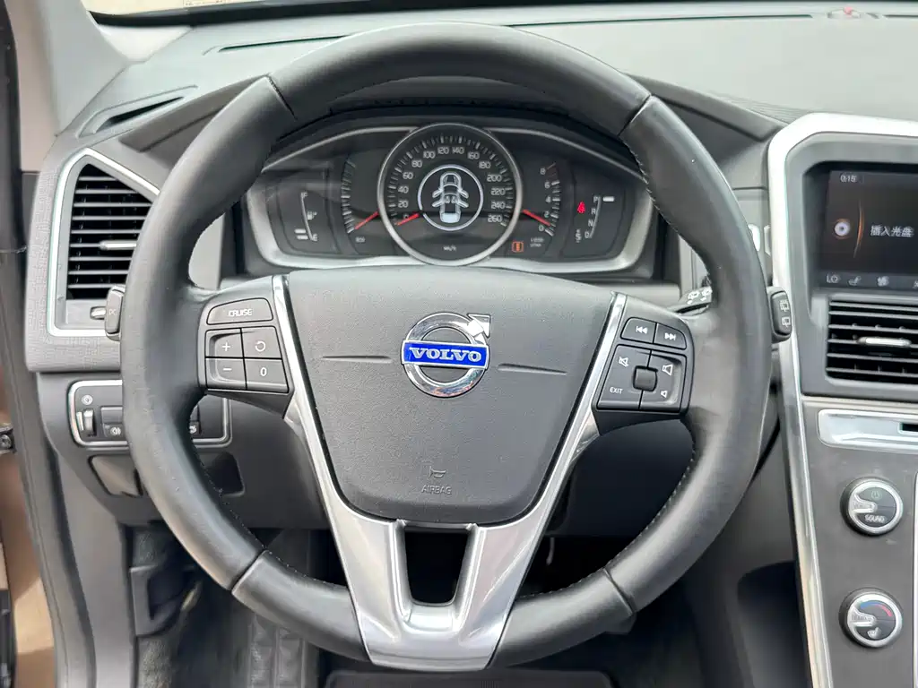 Volvo XC60 2013 — фото 12