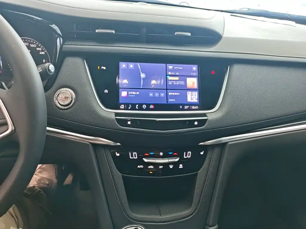 Cadillac XT5 2024 — фото 13