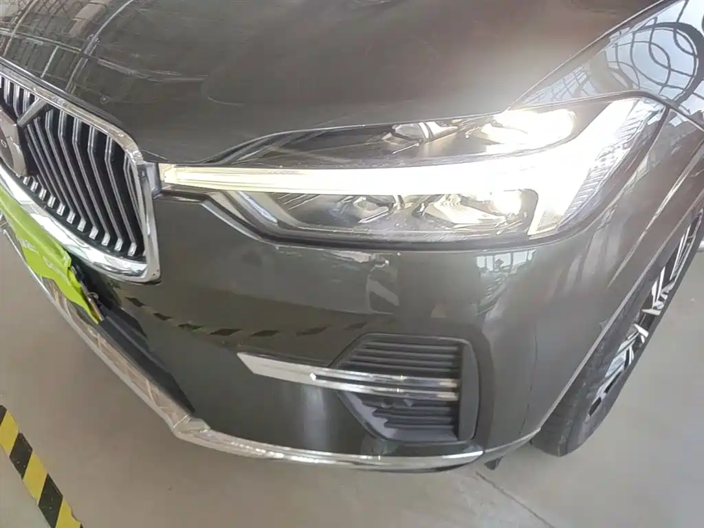 Volvo XC60 2022 — фото 24