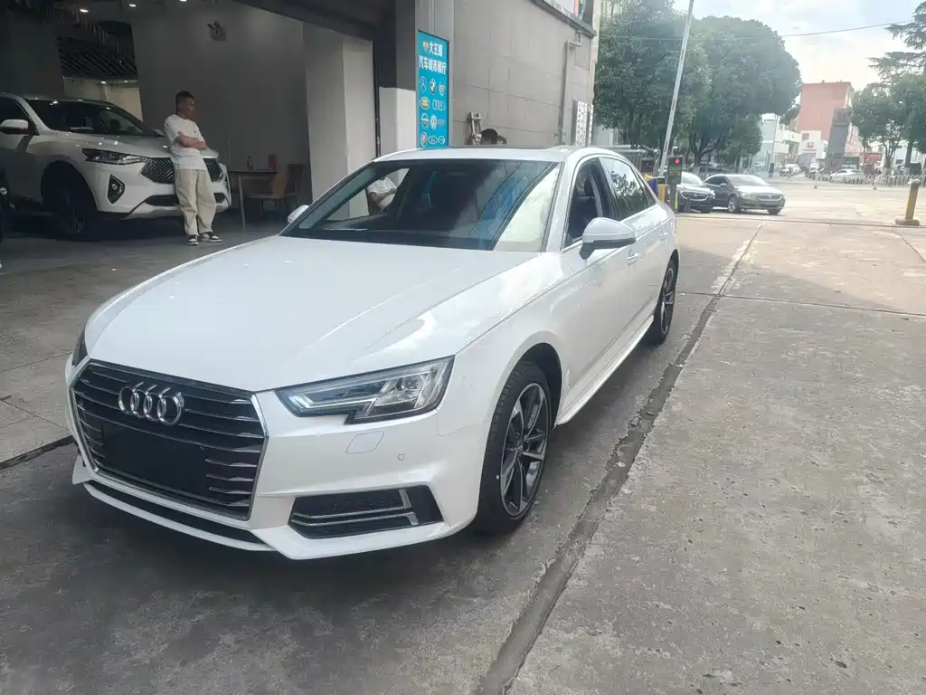 Audi A4L 2019