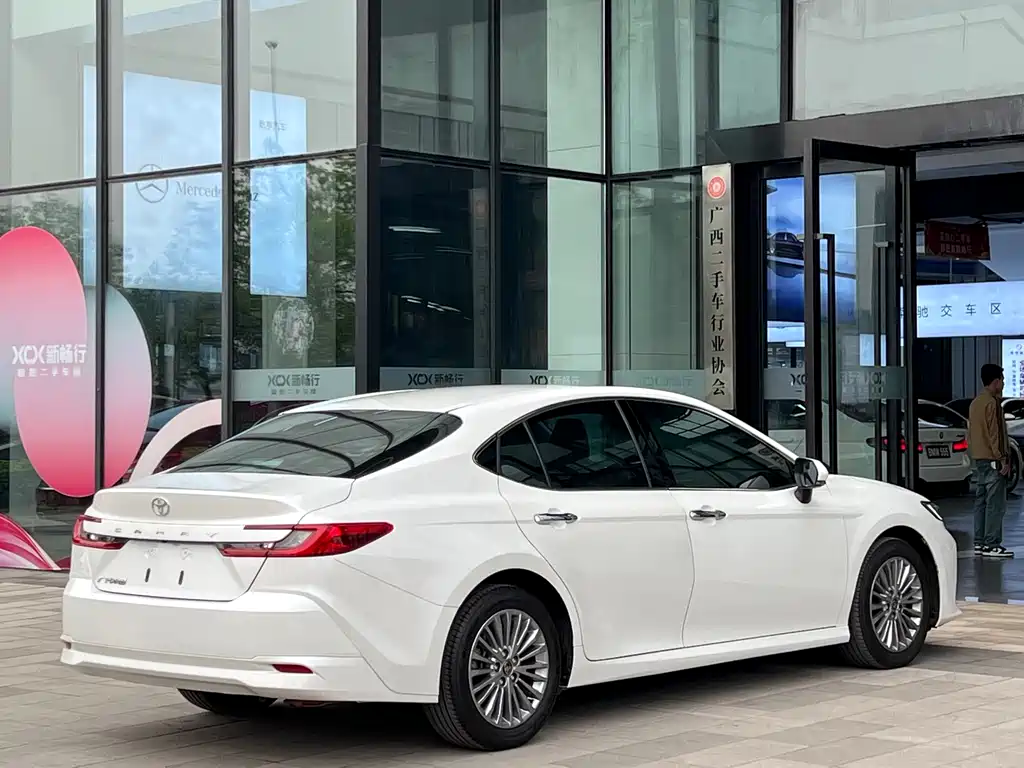 Toyota Camry 2025 — фото 20