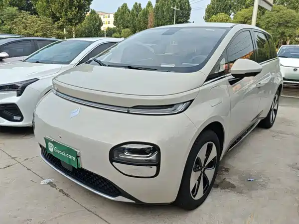 Baojun Yunduo 2024