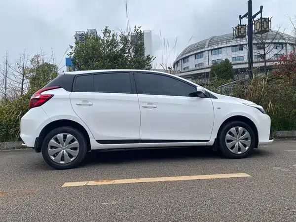 Toyota Yaris L 2020