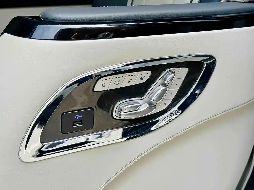 Mercedes-Benz Vito 2022 — фото 13