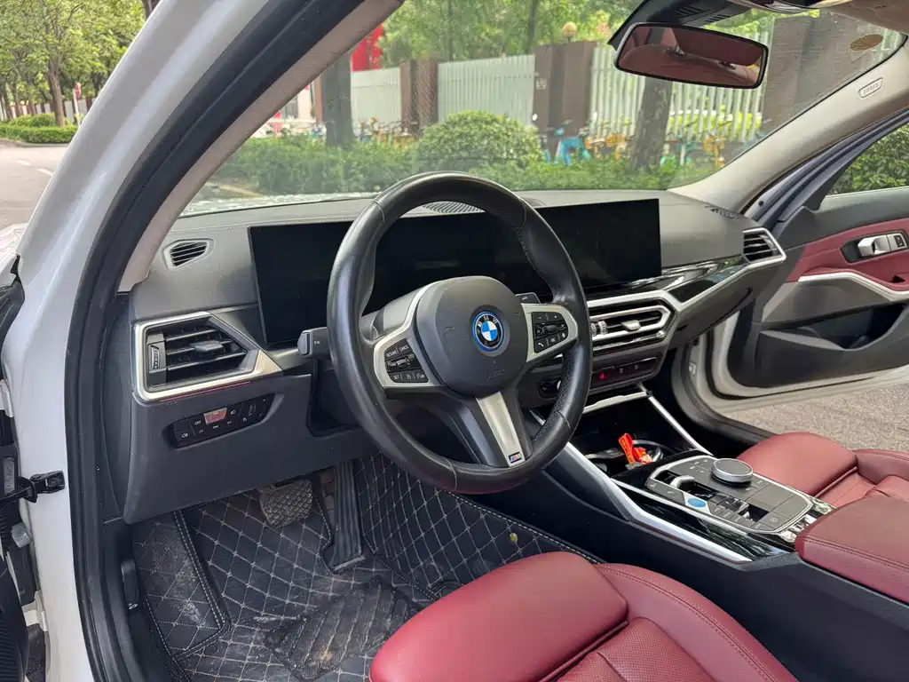 BMW i3 2024
