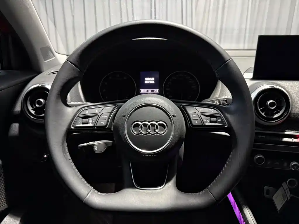 Audi Q2L 2021 — фото 15