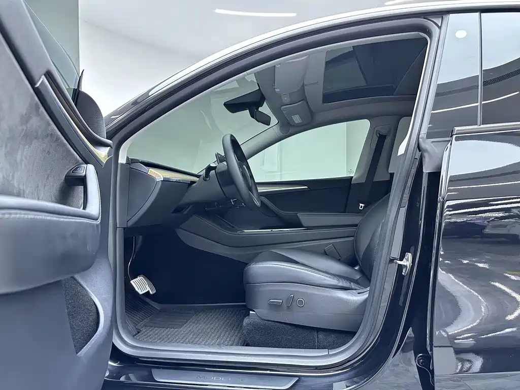 Tesla Model Y 2022 — фото 14