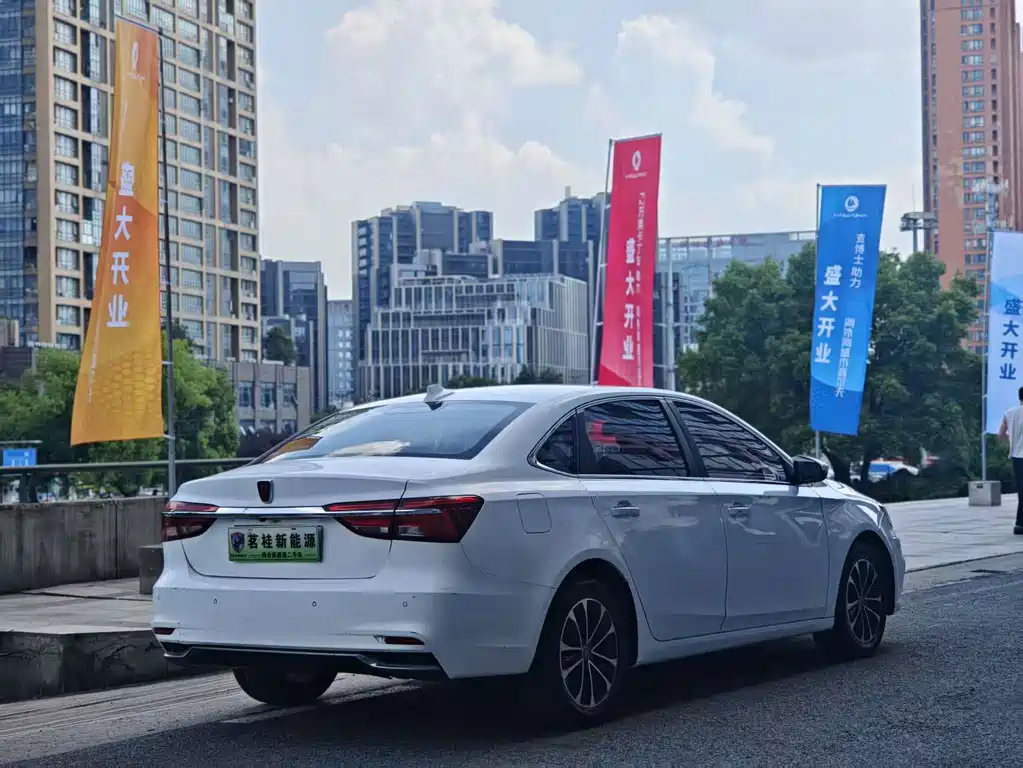 Roewe i6 New Energy 2020 — фото 7