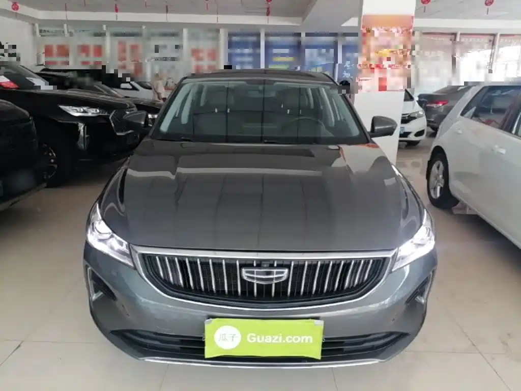 Geely Emgrand 2022