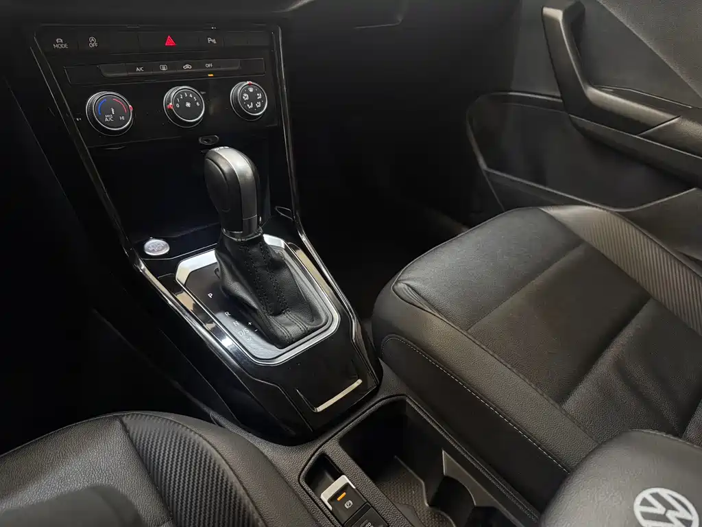 Volkswagen T-Roc 2022 — фото 14