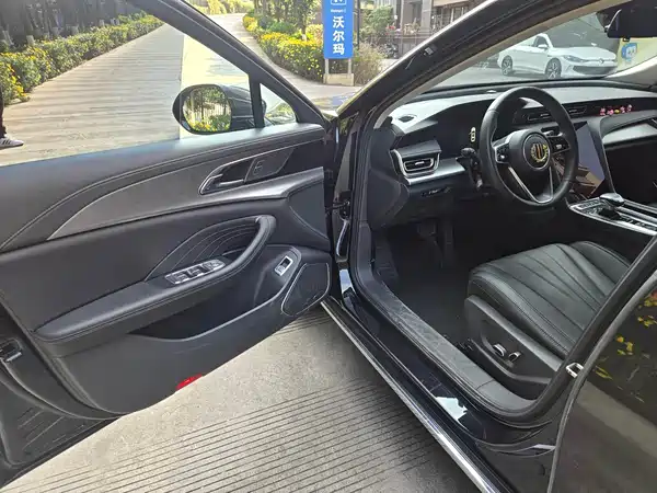Hongqi H5 2023