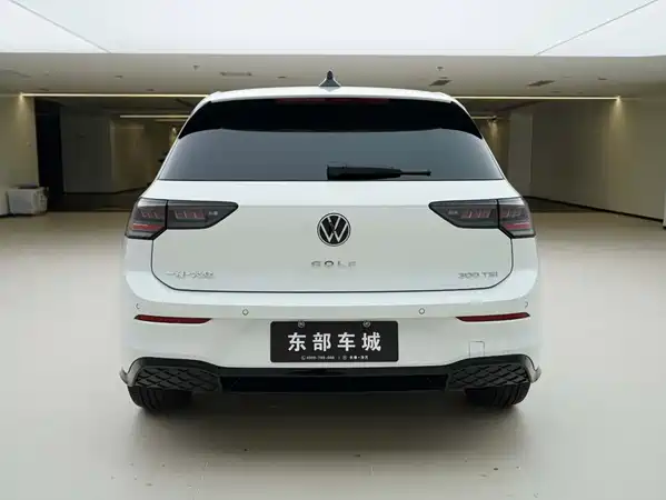 Volkswagen Golf 2025