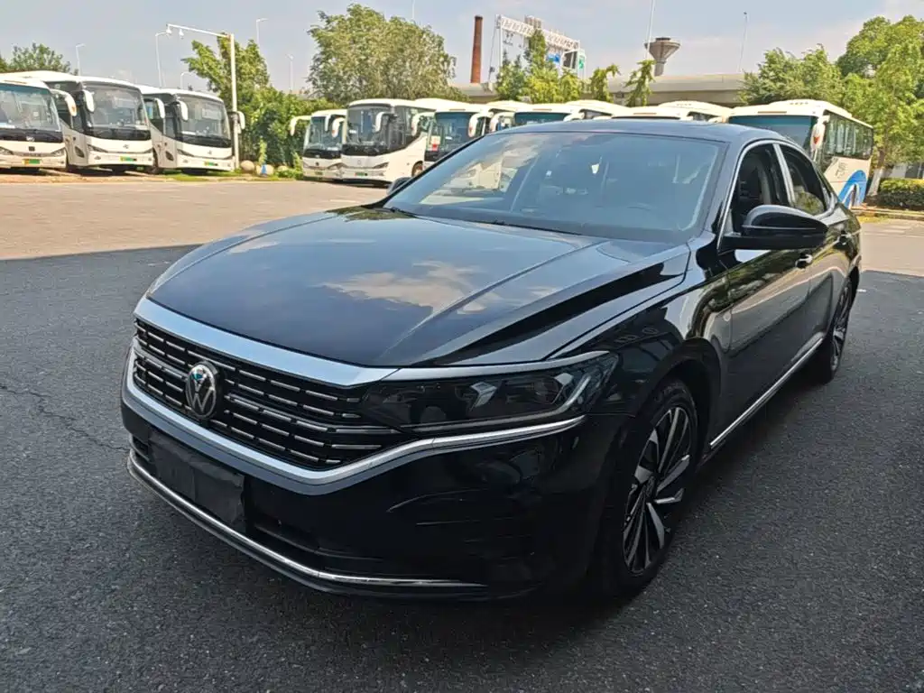 Volkswagen Passat 2022 — фото 2