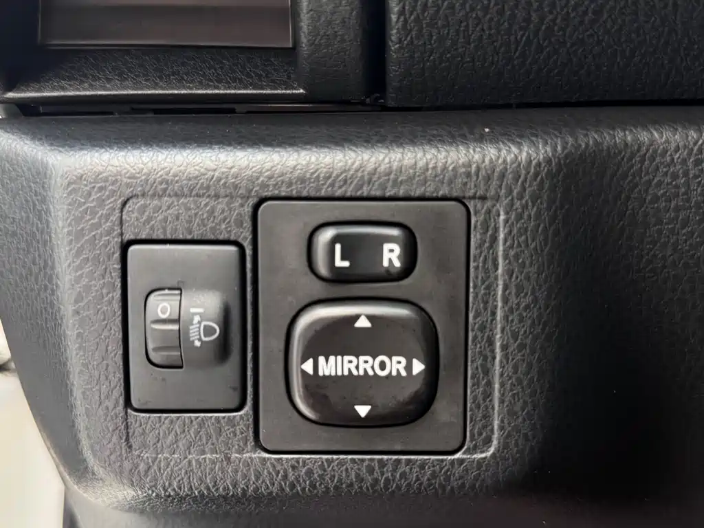 Toyota Yaris L 2021 — фото 15