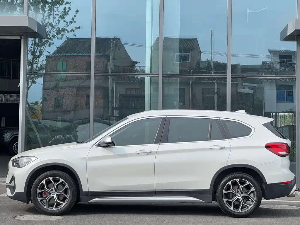 BMW X1 2019 — фото 5