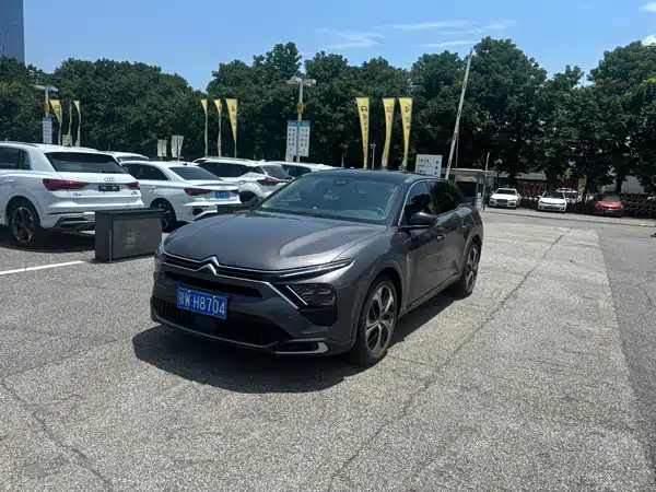 Citroën Versailles C5 X 2023