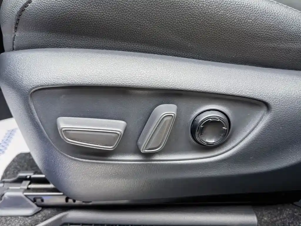 Toyota Sienna 2023 — фото 20