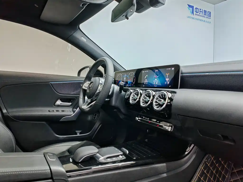 Mercedes-Benz A-Class 2020 — фото 15