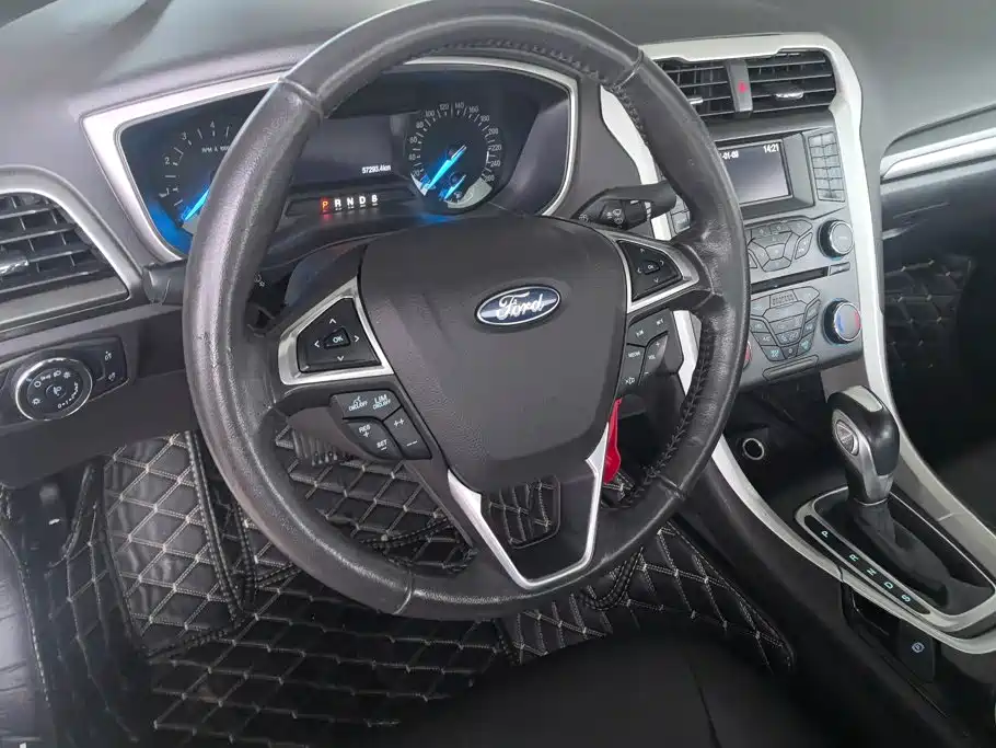 Ford Mondeo 2014 — фото 15