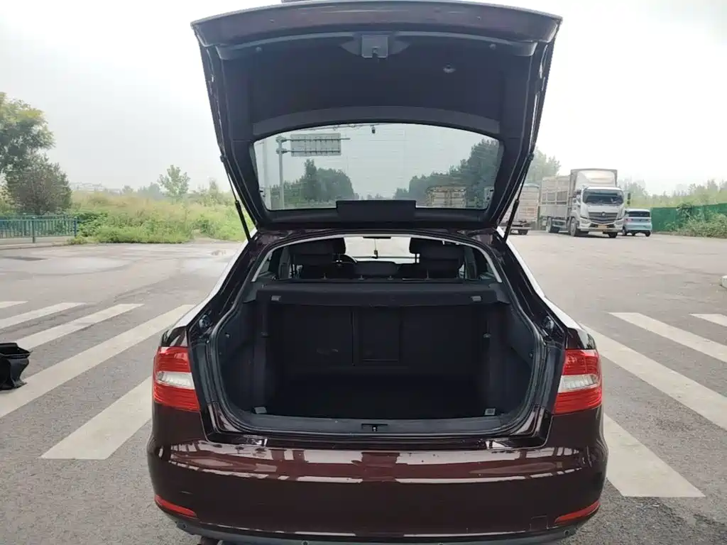 Skoda Speedy 2015 — фото 19
