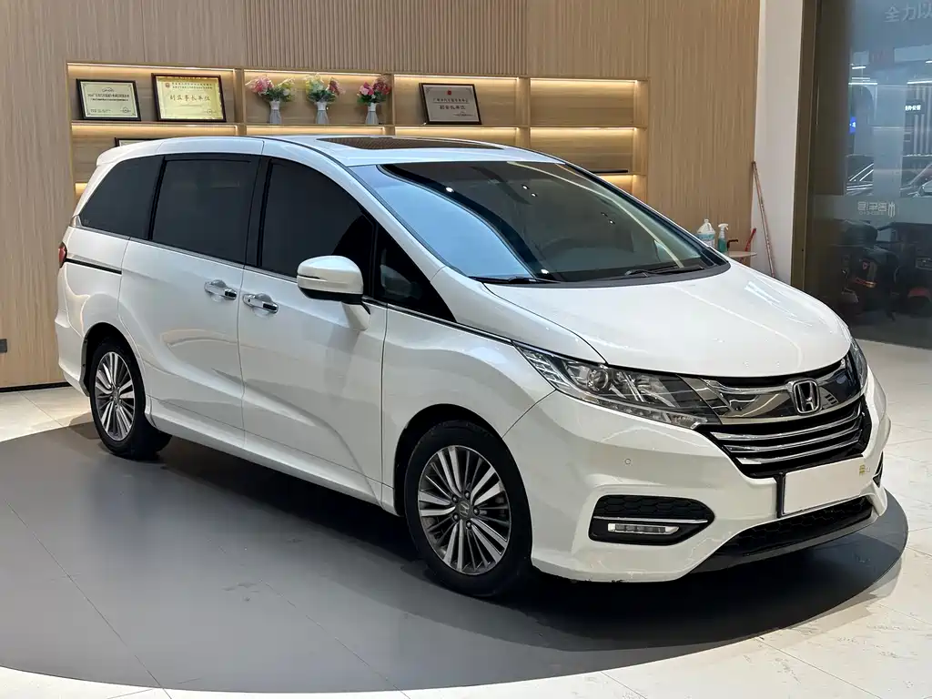Honda Odyssey 2019 — фото 3