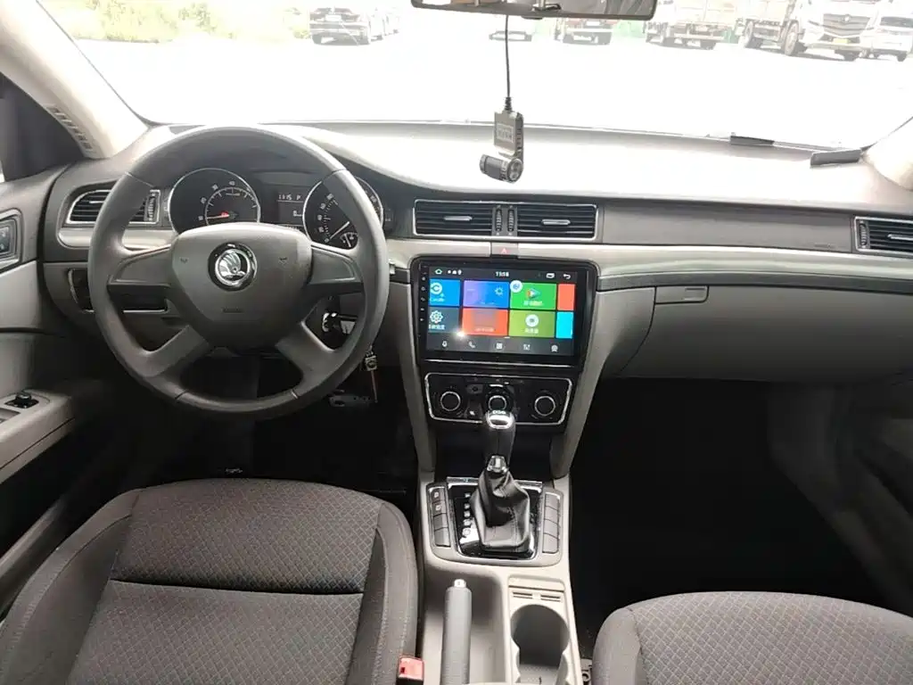 Skoda Speedy 2015 — фото 10