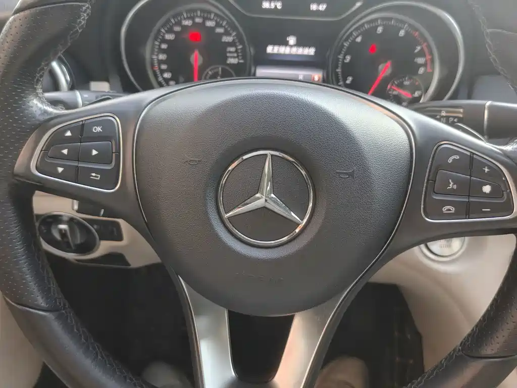 Mercedes-Benz GLA 2017 — фото 16