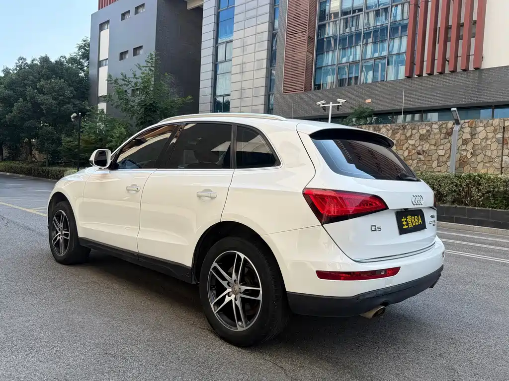 Audi Q5 2017 — фото 19
