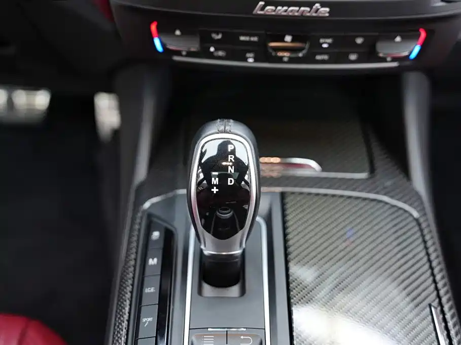 Maserati Levante 2018 — фото 12