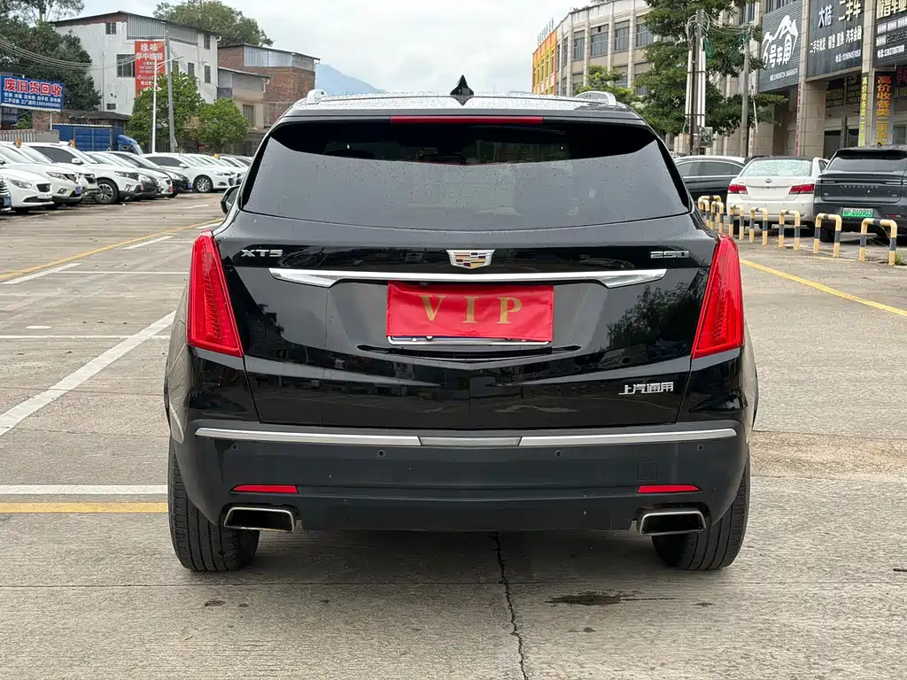 Cadillac XT5 2018 — фото 8