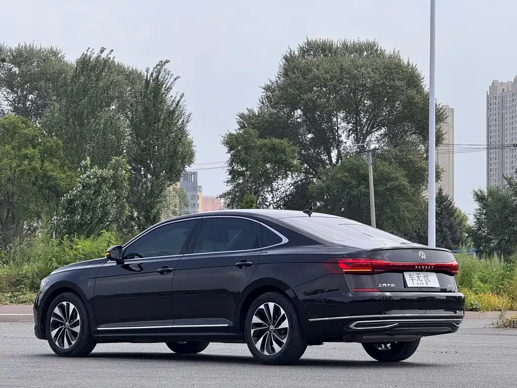 Volkswagen Passat 2023