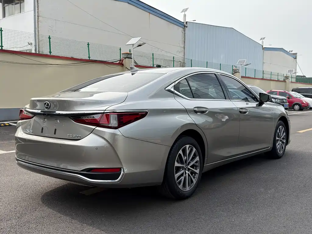 Lexus ES 2024 — фото 15