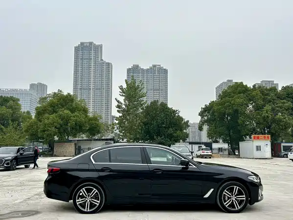 BMW 5 Series 2023