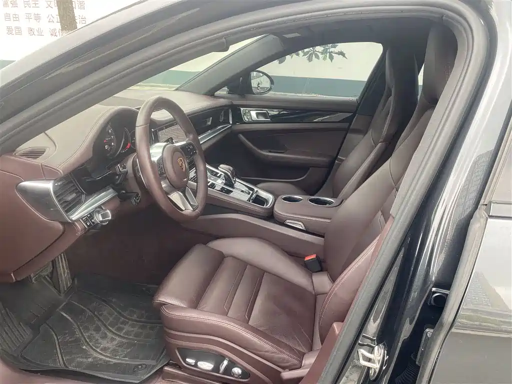 Porsche Panamera 2018 — фото 15