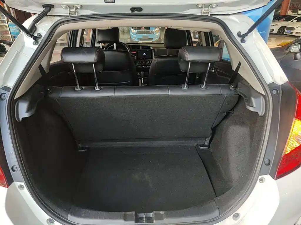 Honda Fit 2016 — фото 19