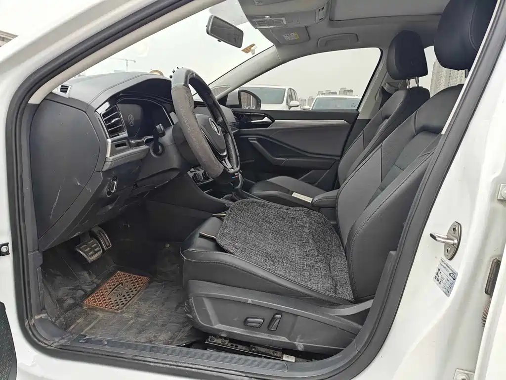 Volkswagen Sagitar 2021