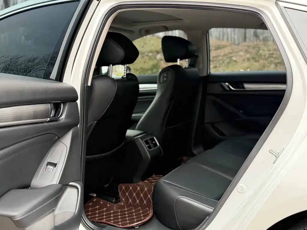 Honda Accord 2020 — фото 10