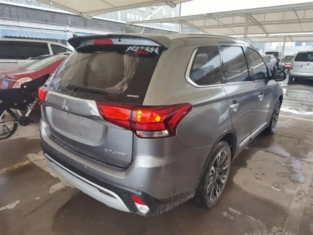 Mitsubishi Outlander 2019 — фото 7
