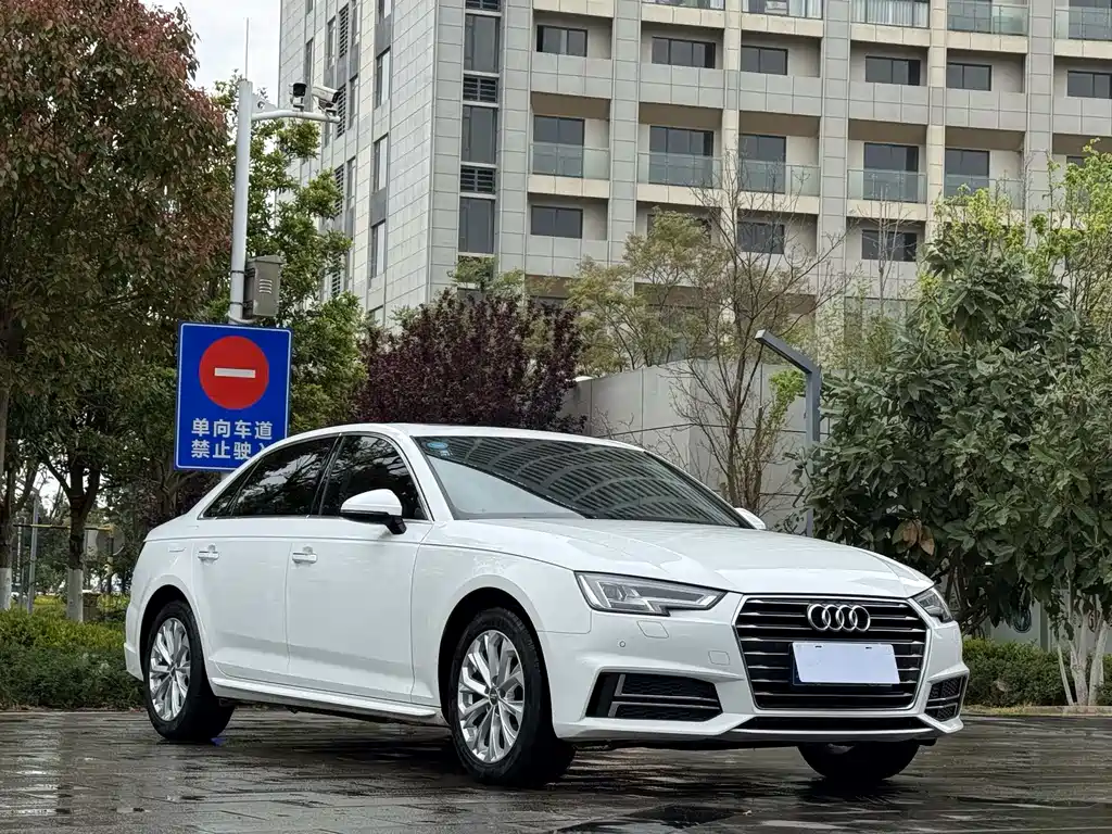 Audi A4L 2019 — фото 3